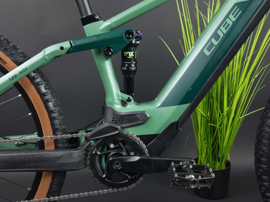 Вживаний електро двопідвіс 27,5»Cube STEREO HYBRID 120
RACE 625  2021