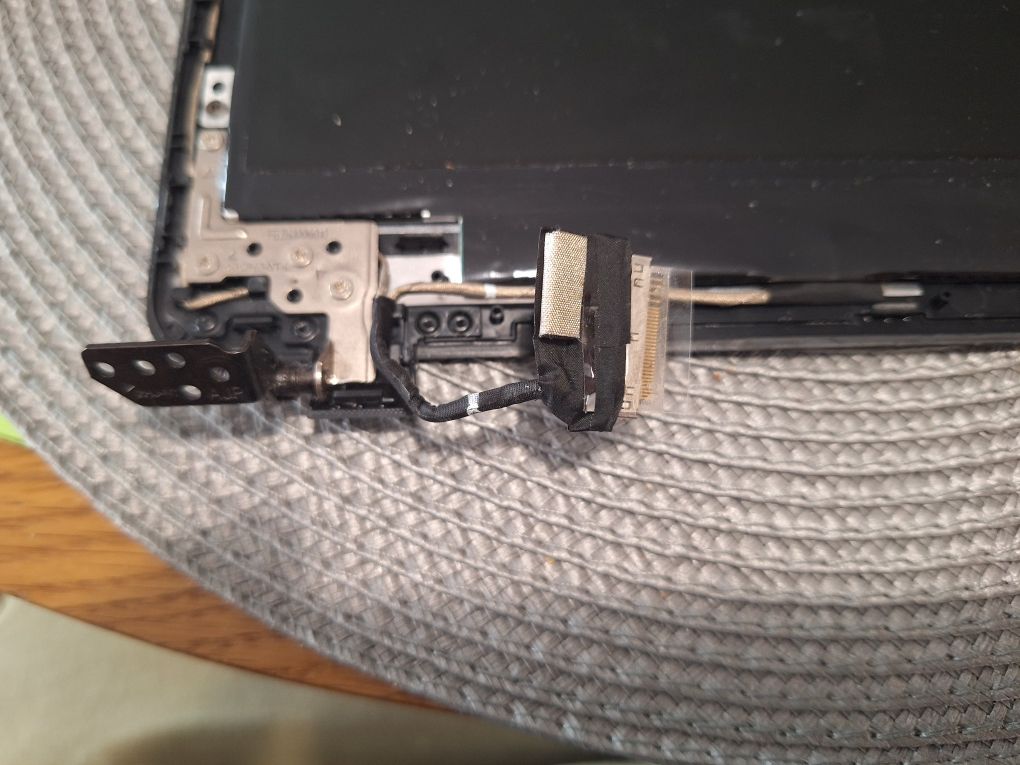 Matryca z ramką i zawiasami Acer Aspire ES1-111