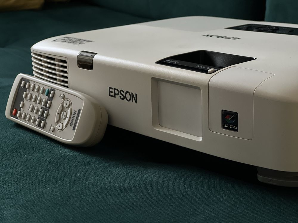Projektor profesjonalny EPSON EB-1900 LCD BDB STAN