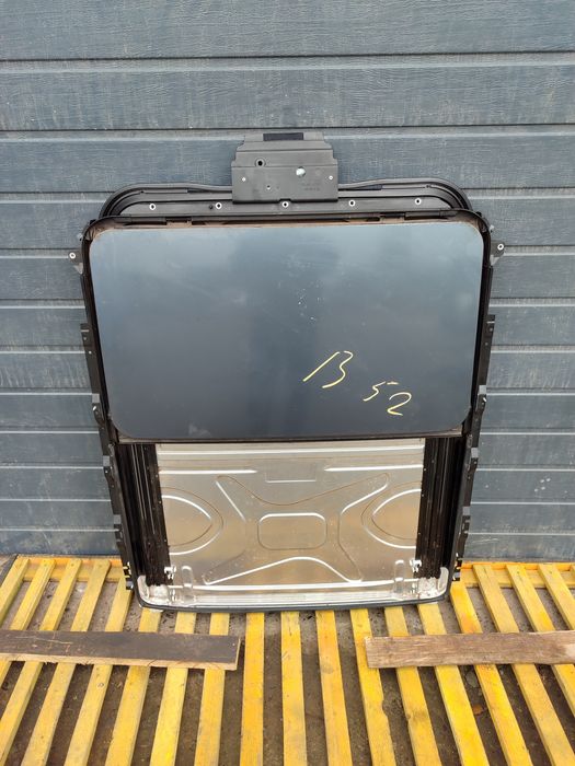 Люк BMW E46 Металевий Підходить як рестайл дорестайл седан універсал