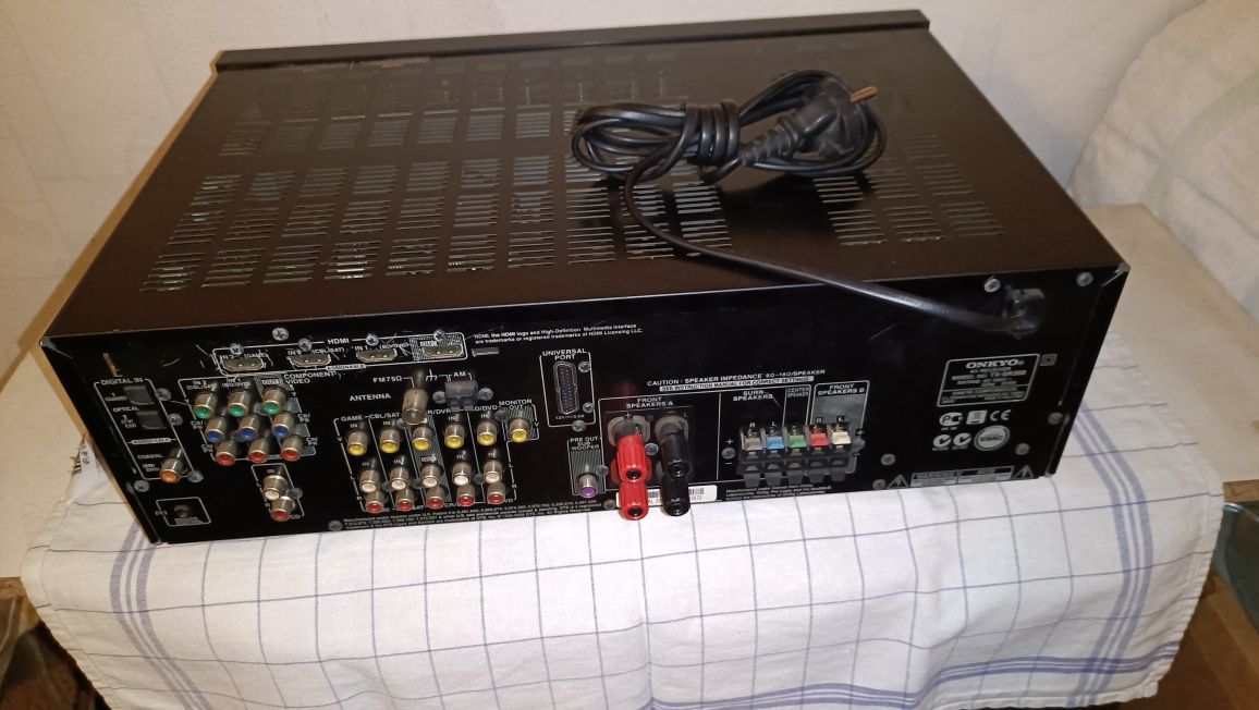 Amplituner wzmacniacz Kino Domowe Onkyo TX-SR 308 HDMI, 3D z Radiem FM