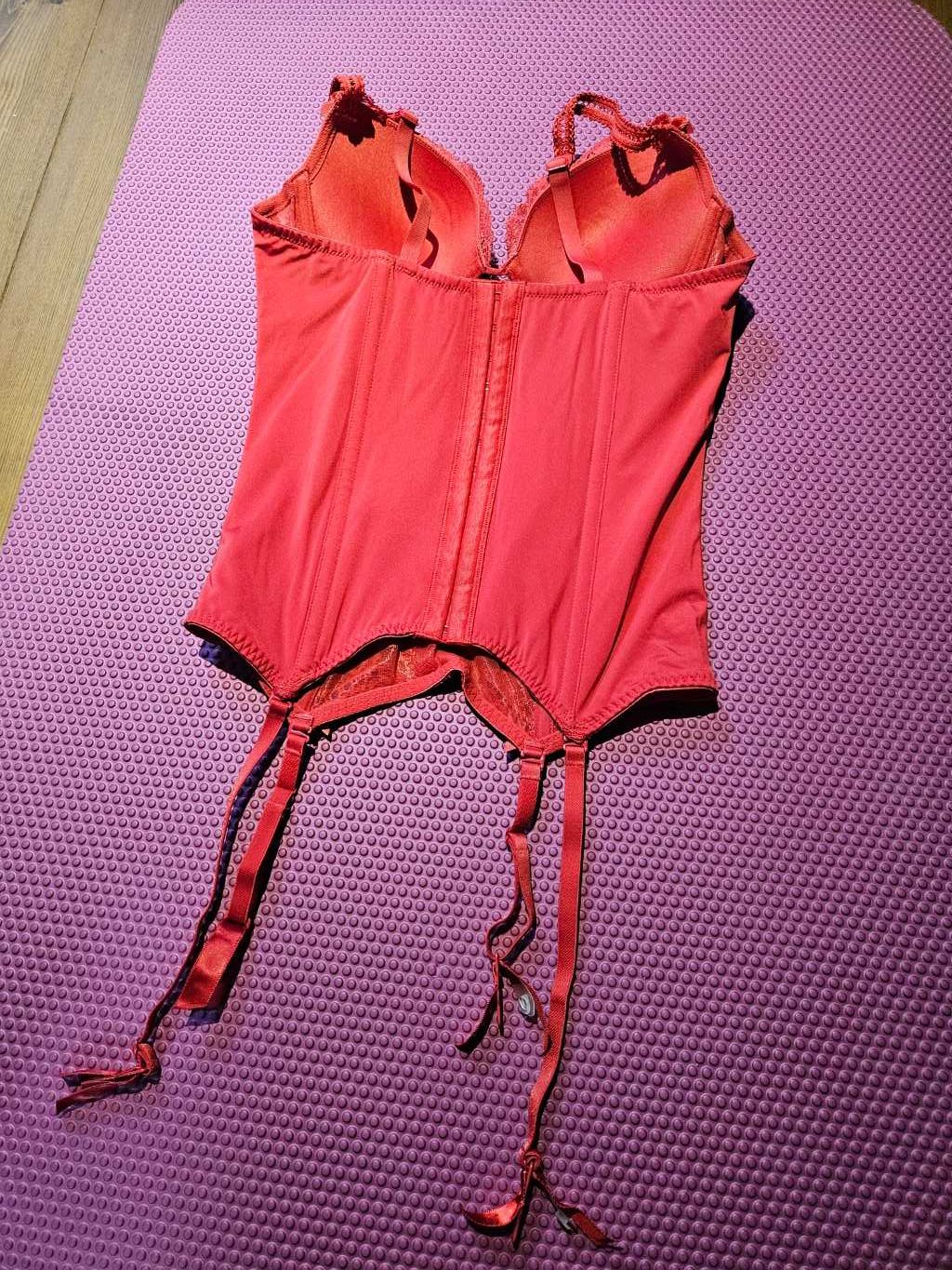 Seksowny czerwony gorset push-up H&M 75B