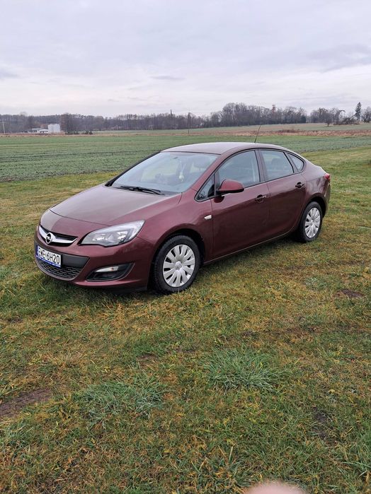 Sprzedam samochód osobowy od pierwszego właściciela bezwypadkowy