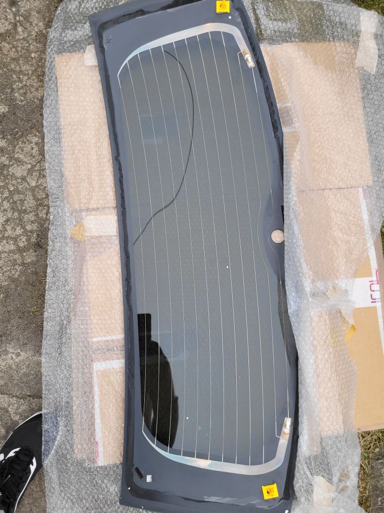 Suzuki Vitara III 2015r - szyba tylna ogrzewana,tył, klapa. Oryginał.