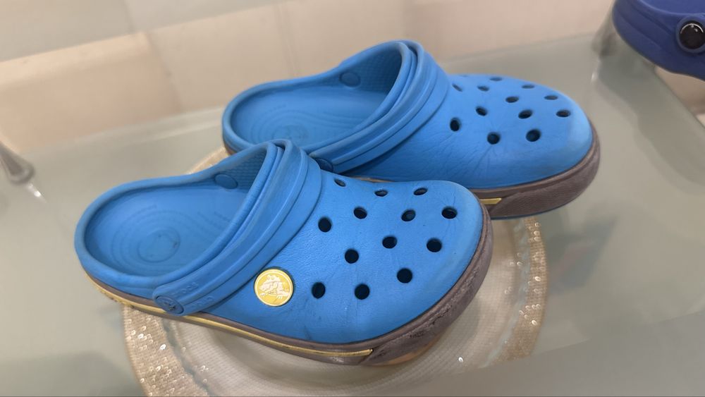 Продам кроксы для мальчика