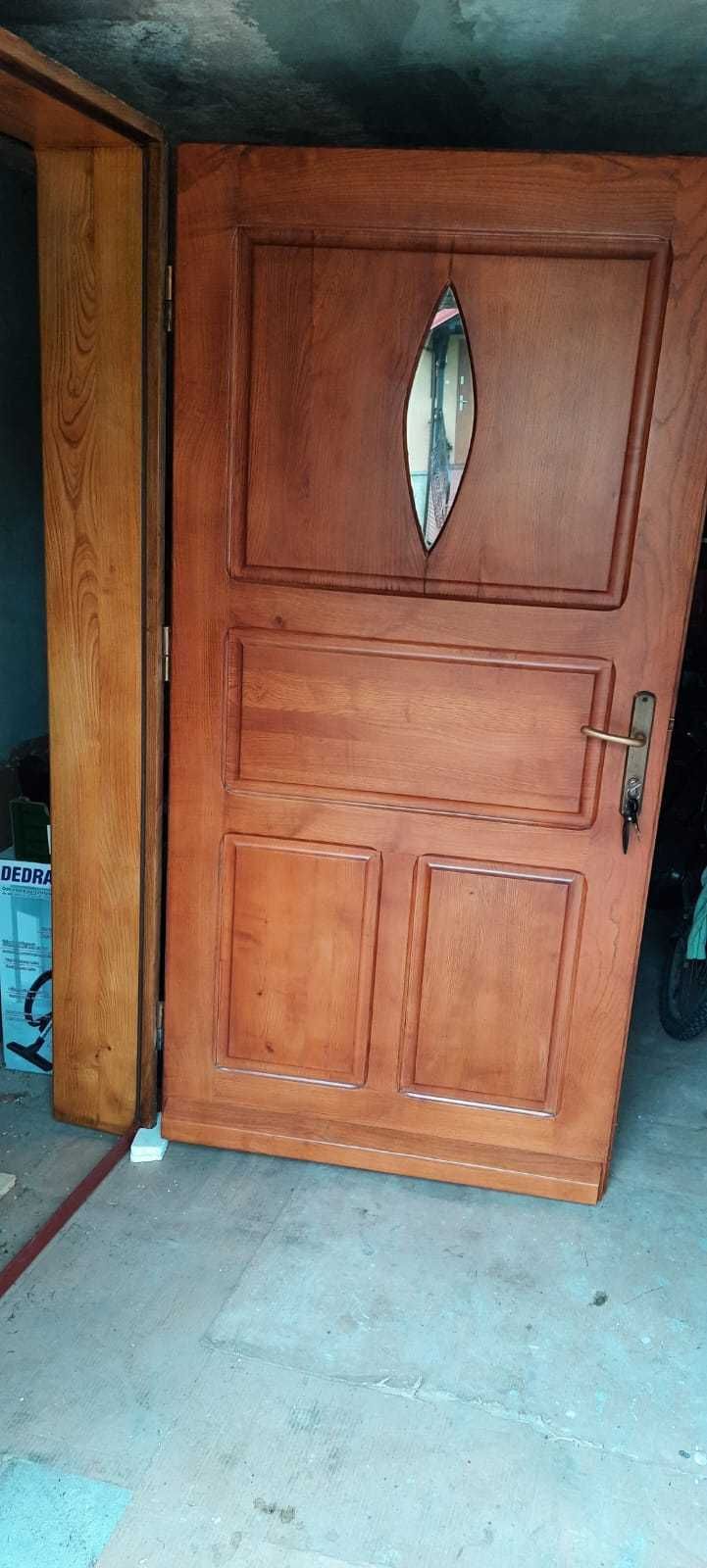 Drzwi wejściowe do domu