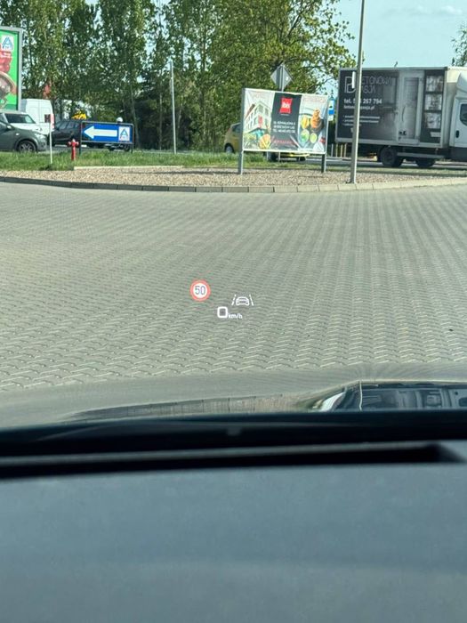 Авто Audi E-tron 55