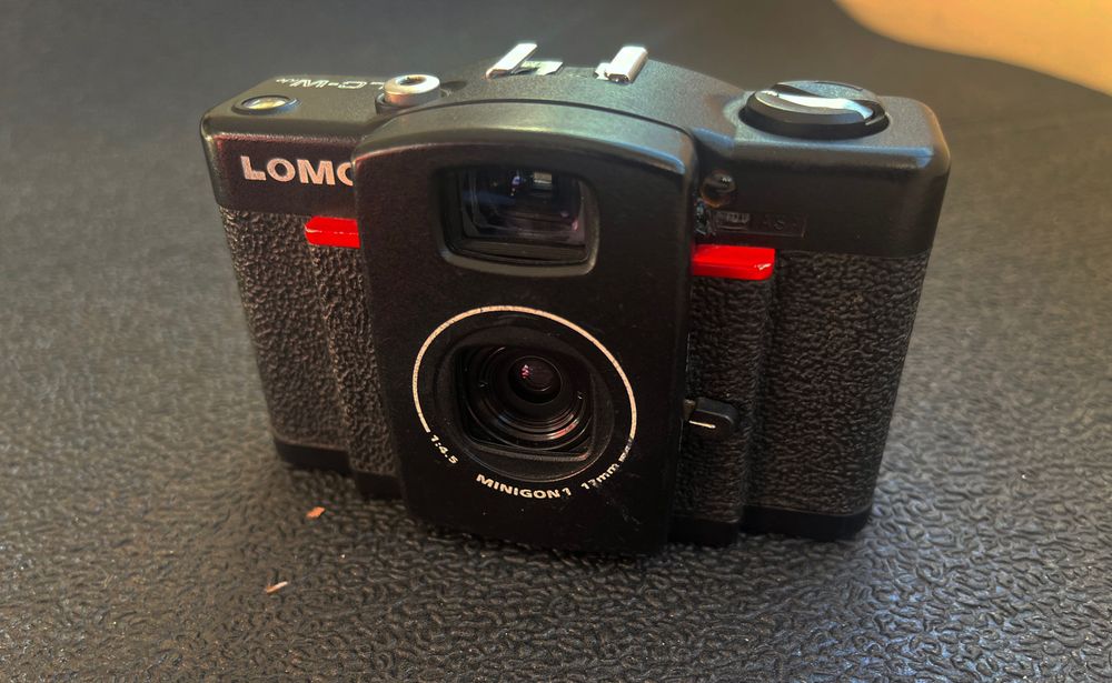 Lomo LC-Wide  17mm Minigon  Funcional, grande angular única