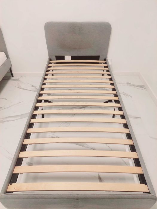 IKEA 2 camas de solteiro com colchões