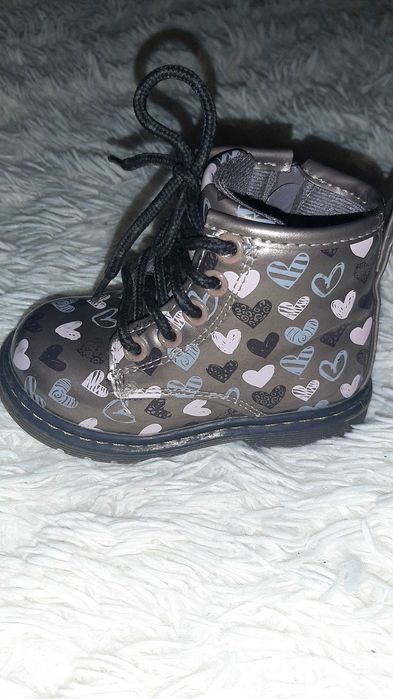 Чобітки на дівчинку