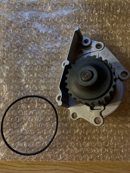 Насос охолоджуючої рідини Водяна помпа до автомобіля Ровер400