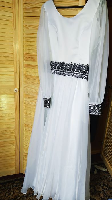 Весільне біле плаття