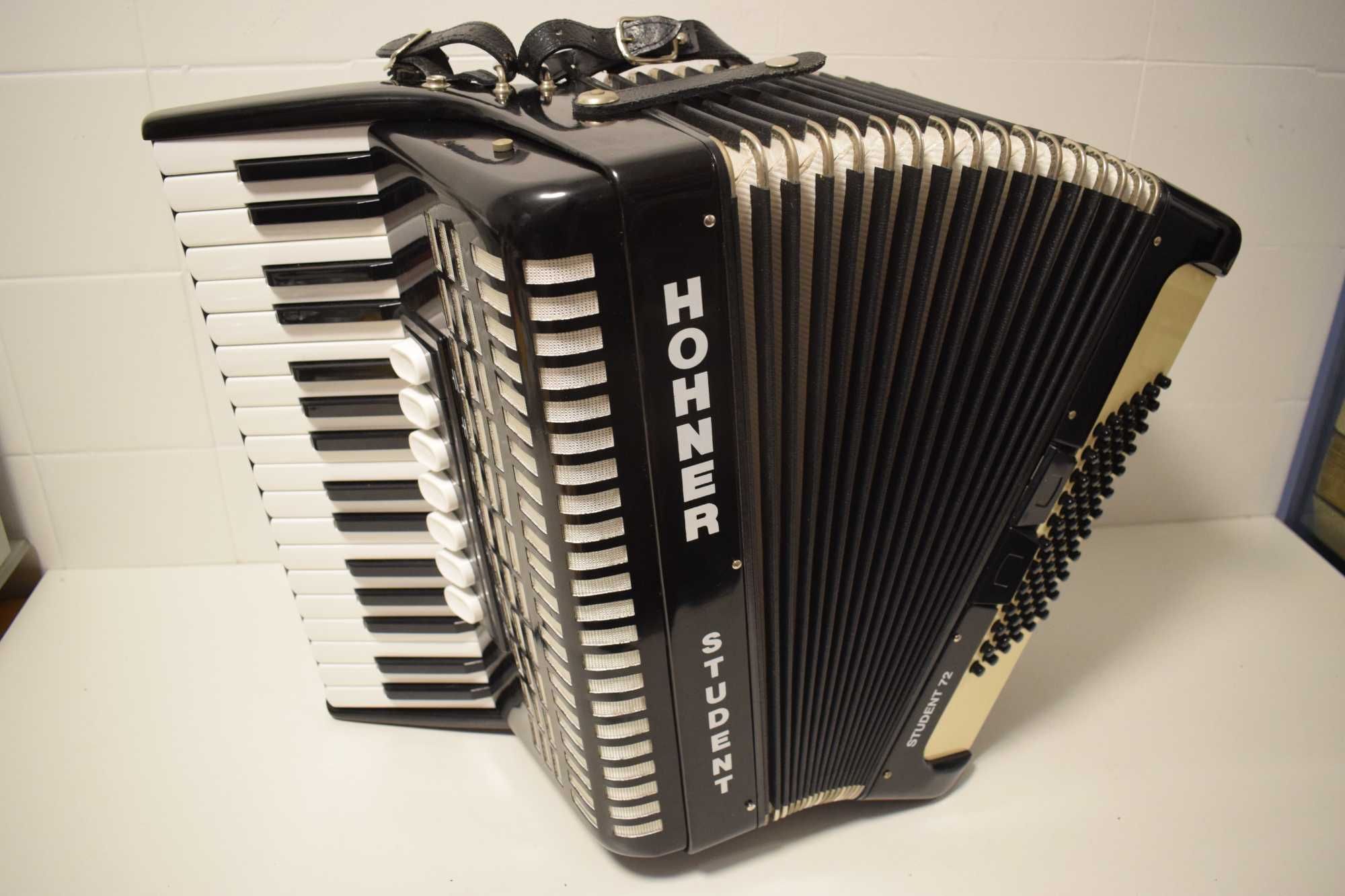 Acordeao Hohner Studant 72 3 Voz 72  Baixos,N 190