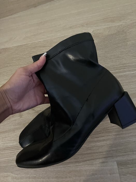 Bota preta salto alto