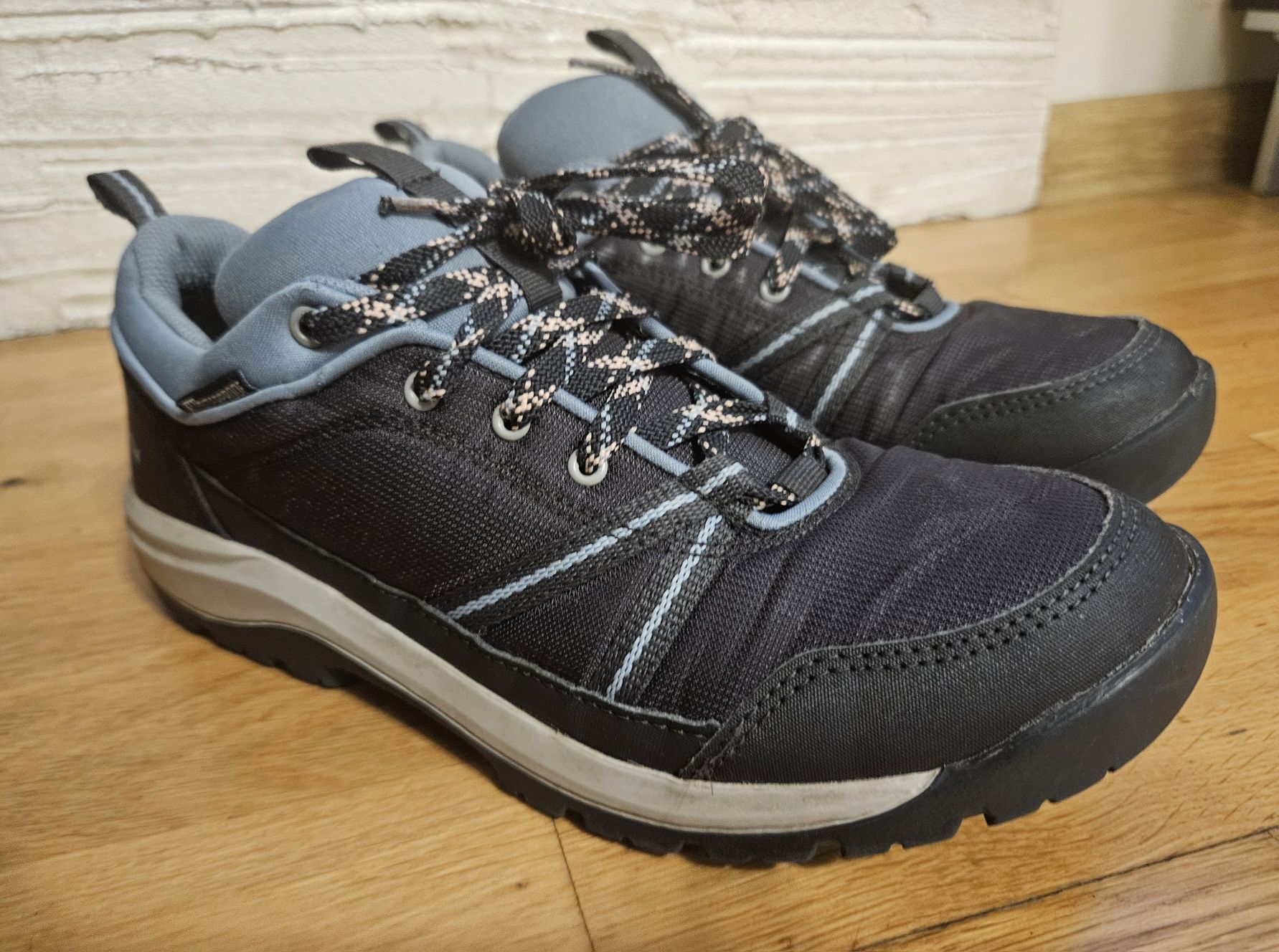 Buty turystyczne Quechua niskie wodoodporne 38