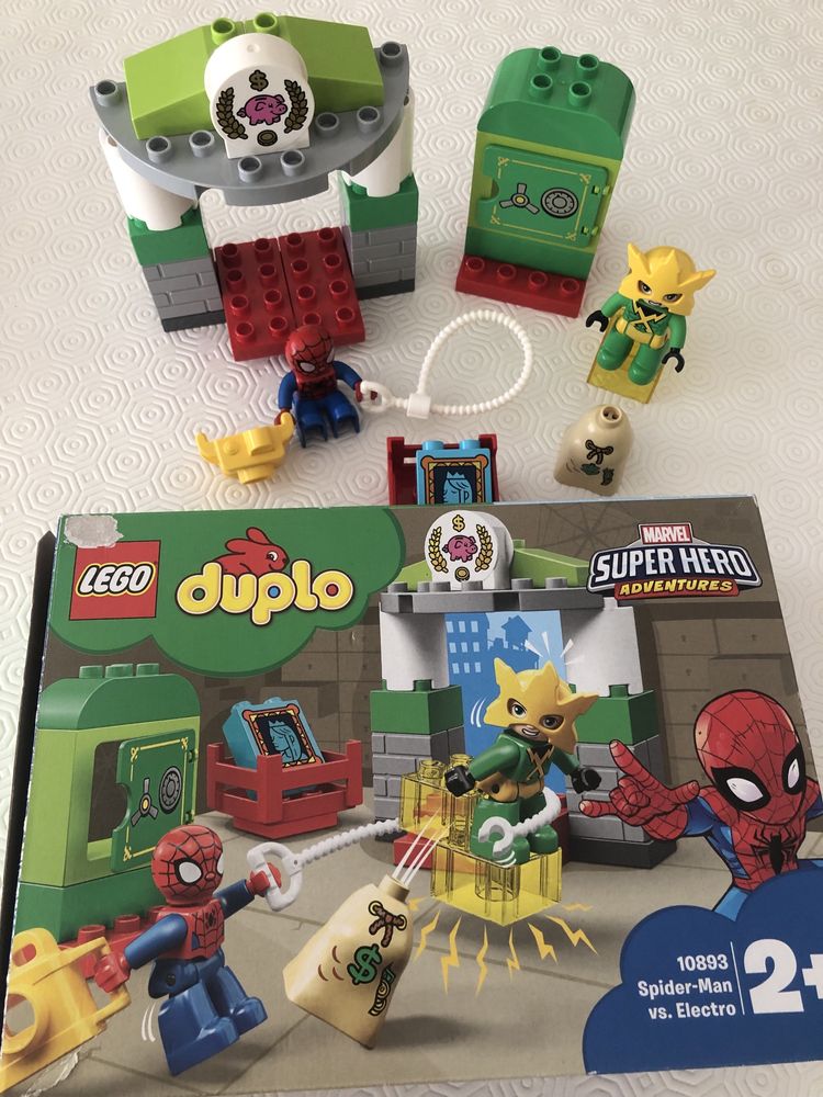 Lego duplo Spiderman vs electro