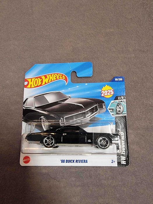 Hot Wheels '66 Buick Riviera (zapakowane w pudełku)