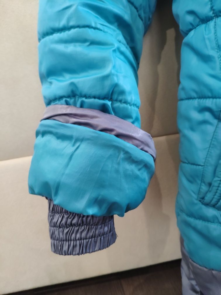 Тепленька куртка на 8-10 років