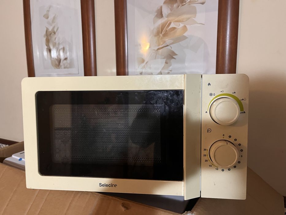 Microondas marca Selecline