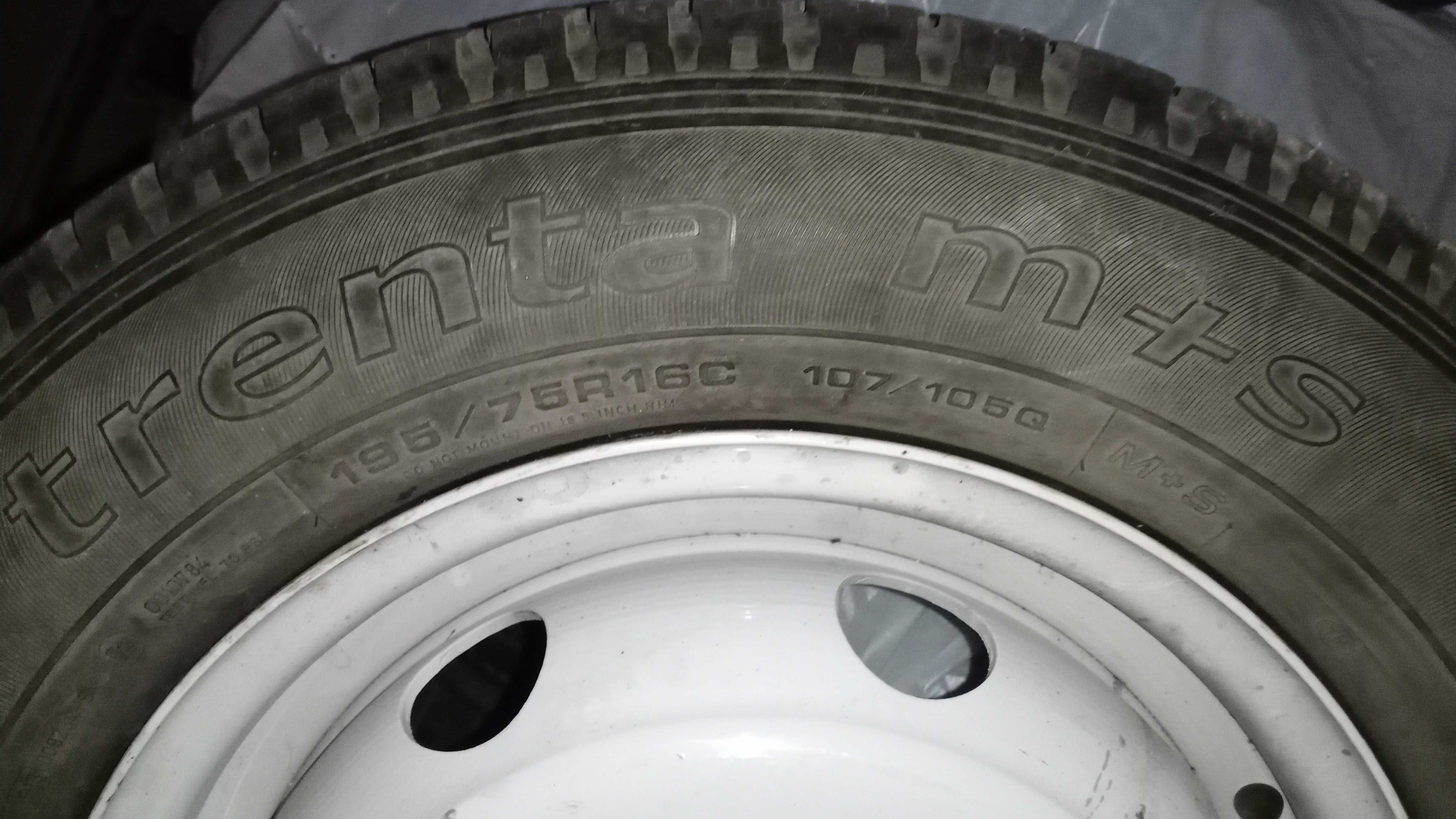 Колесо в сборе диск и резина 195/75/R16C