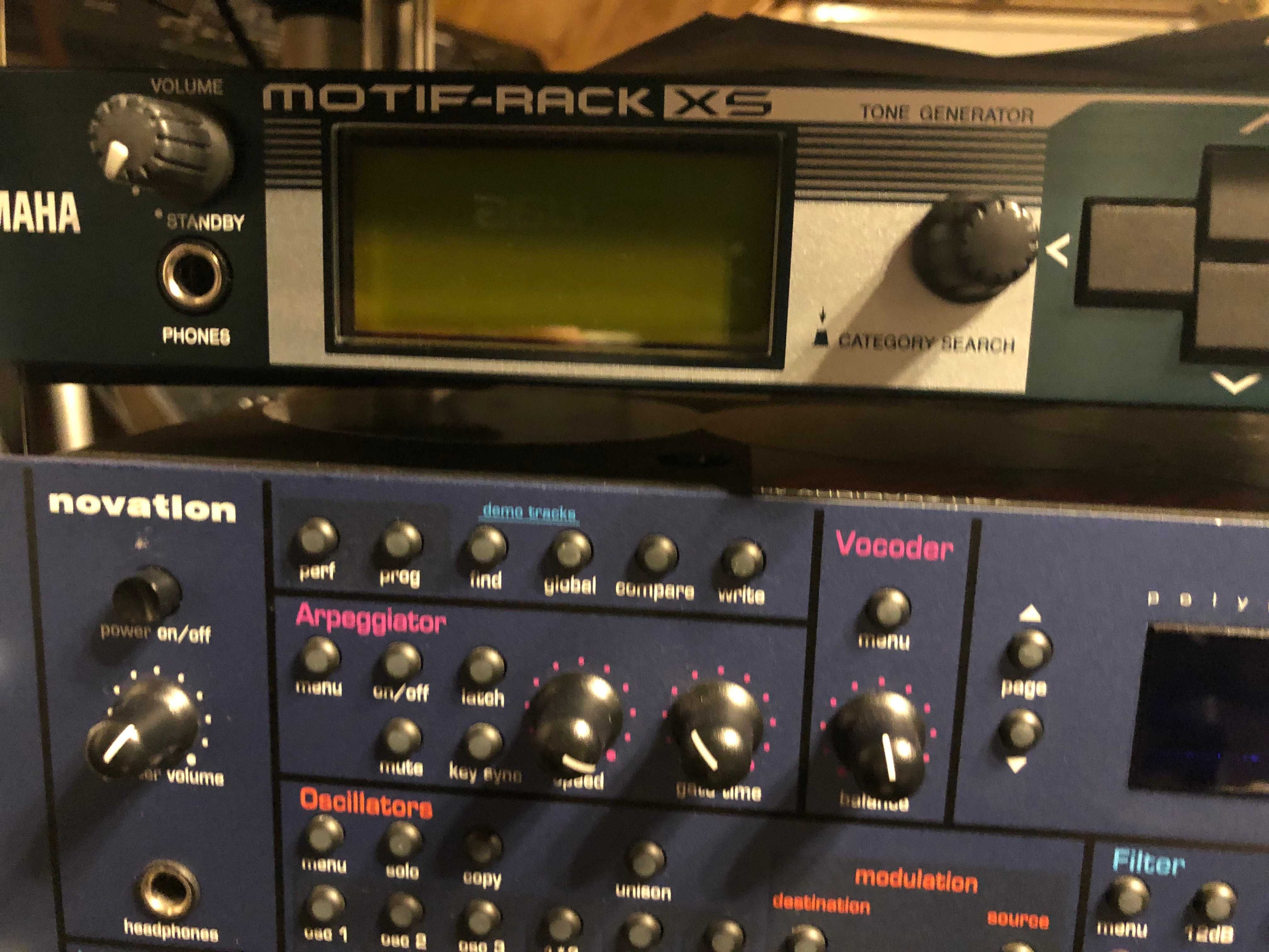 syntezator firmy Yamaha motif-rack xs