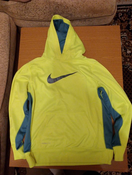 Кофта спортивная Найк состояние 8/10 продаю только наложенным платежом