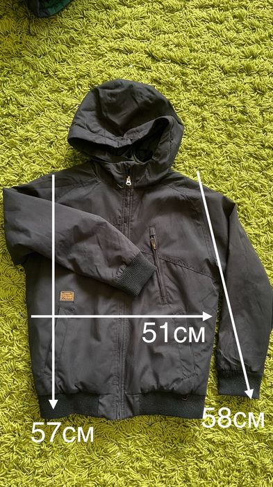 Весняна куртка Бомбер з капюшоном