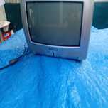 Televisao para quarto de criança ou cozinha