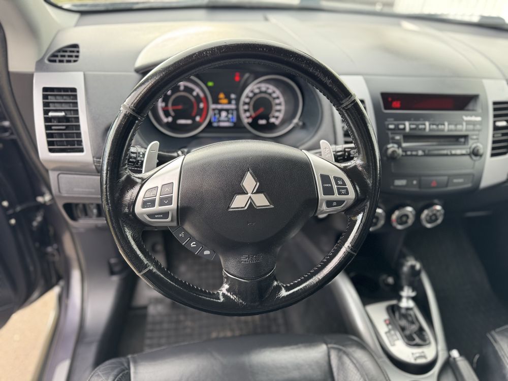Mitsubischi Outlander 2.2 d 4*4 avtomat з Швейцарії