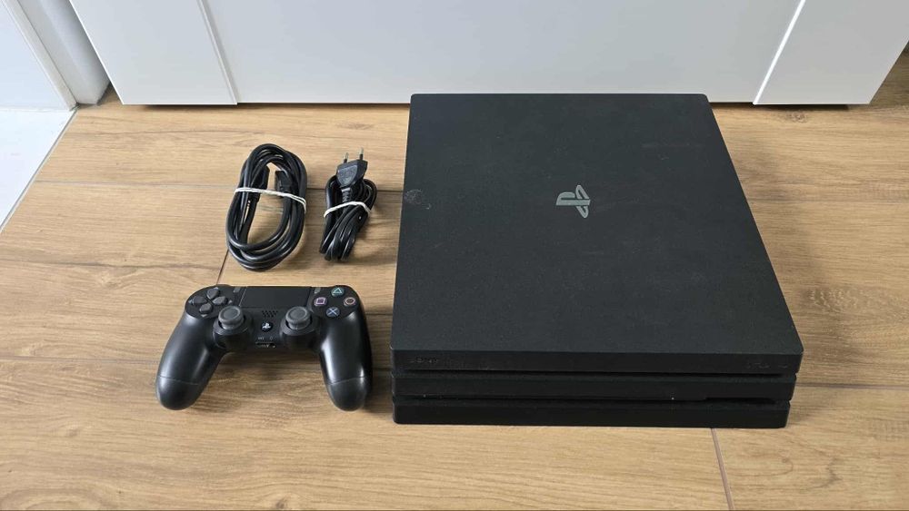Konsola Sony PlayStation 4 Pro 1TB stan bdb