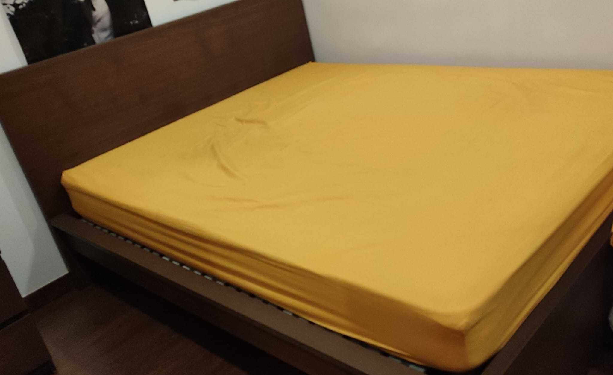 Cama de Casal com 2 Mesinhas de cabeceira  como Novo