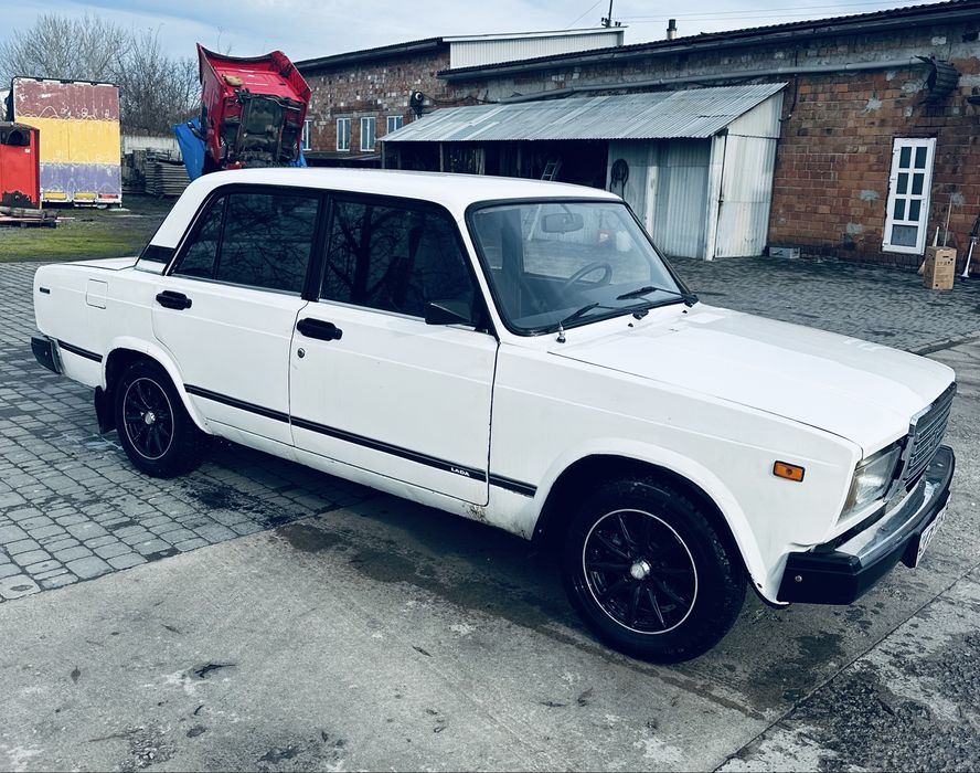 Продаю ВАЗ 21077