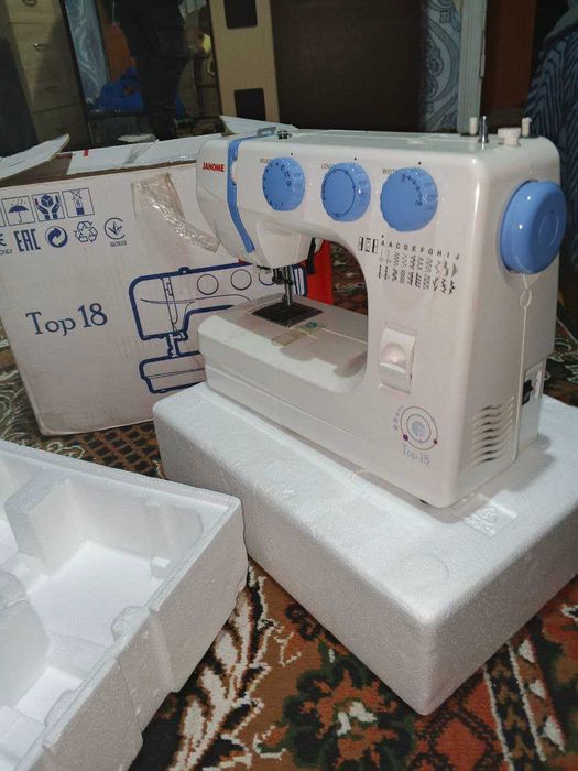 Швейная машинка Janome