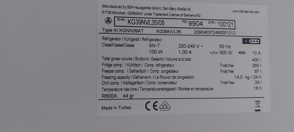 Холодильник Siemens KG39NVL35