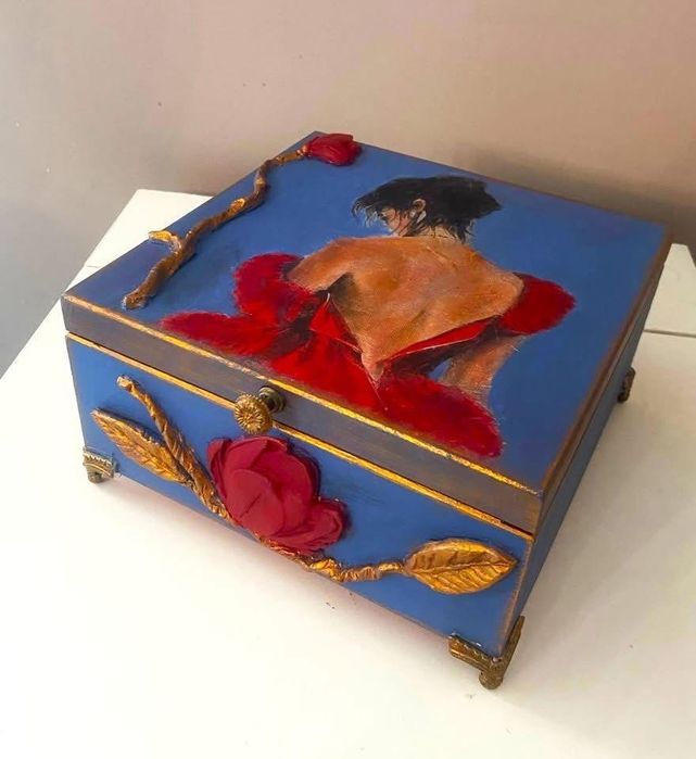 Szkatułka na biżuterię  hade made