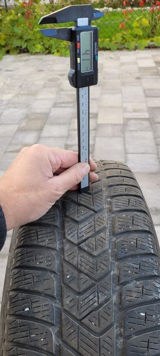 Opony zimowe Pirelli scorpion 215.60.17