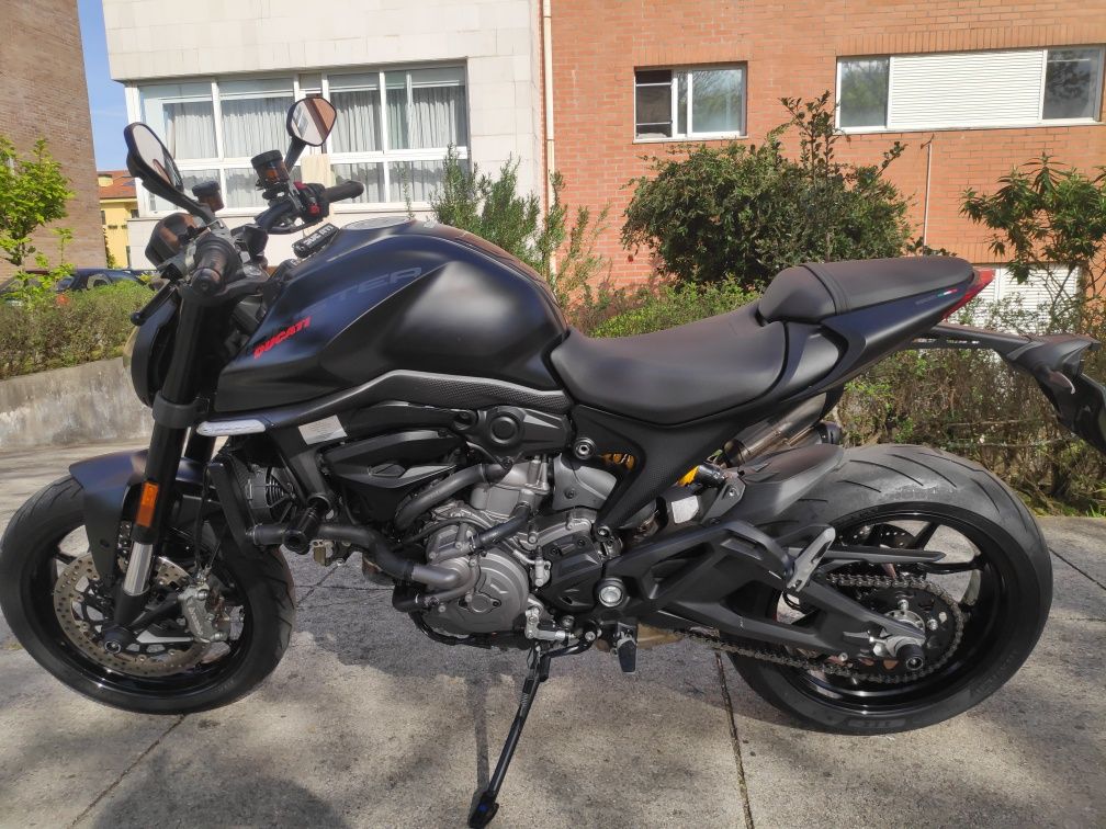 Ducati Monster 937 Dark Stealth
