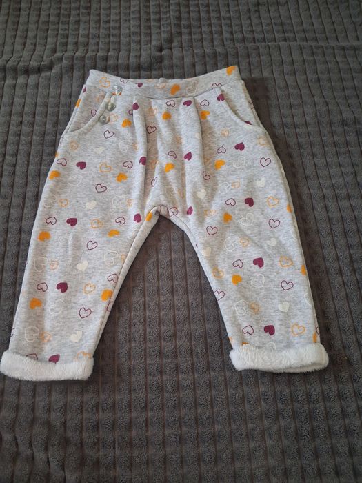 Ładne dresy ocieplane dla dziewczynki na rozmiar 74