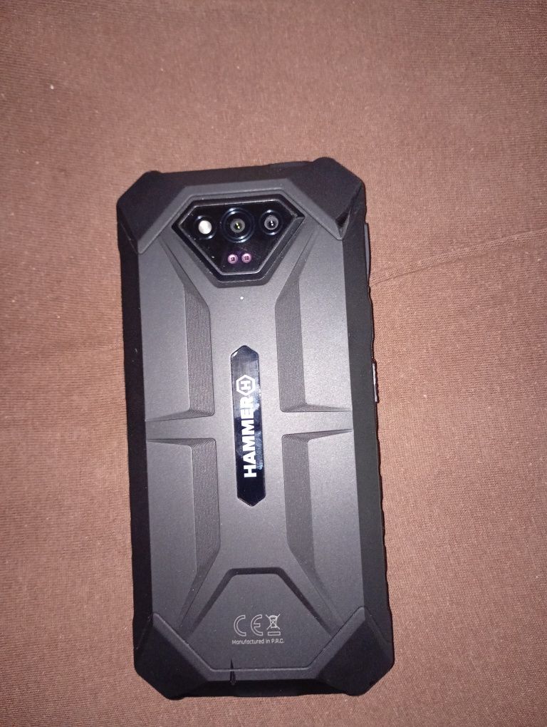 Smartfon Hammer Iron V