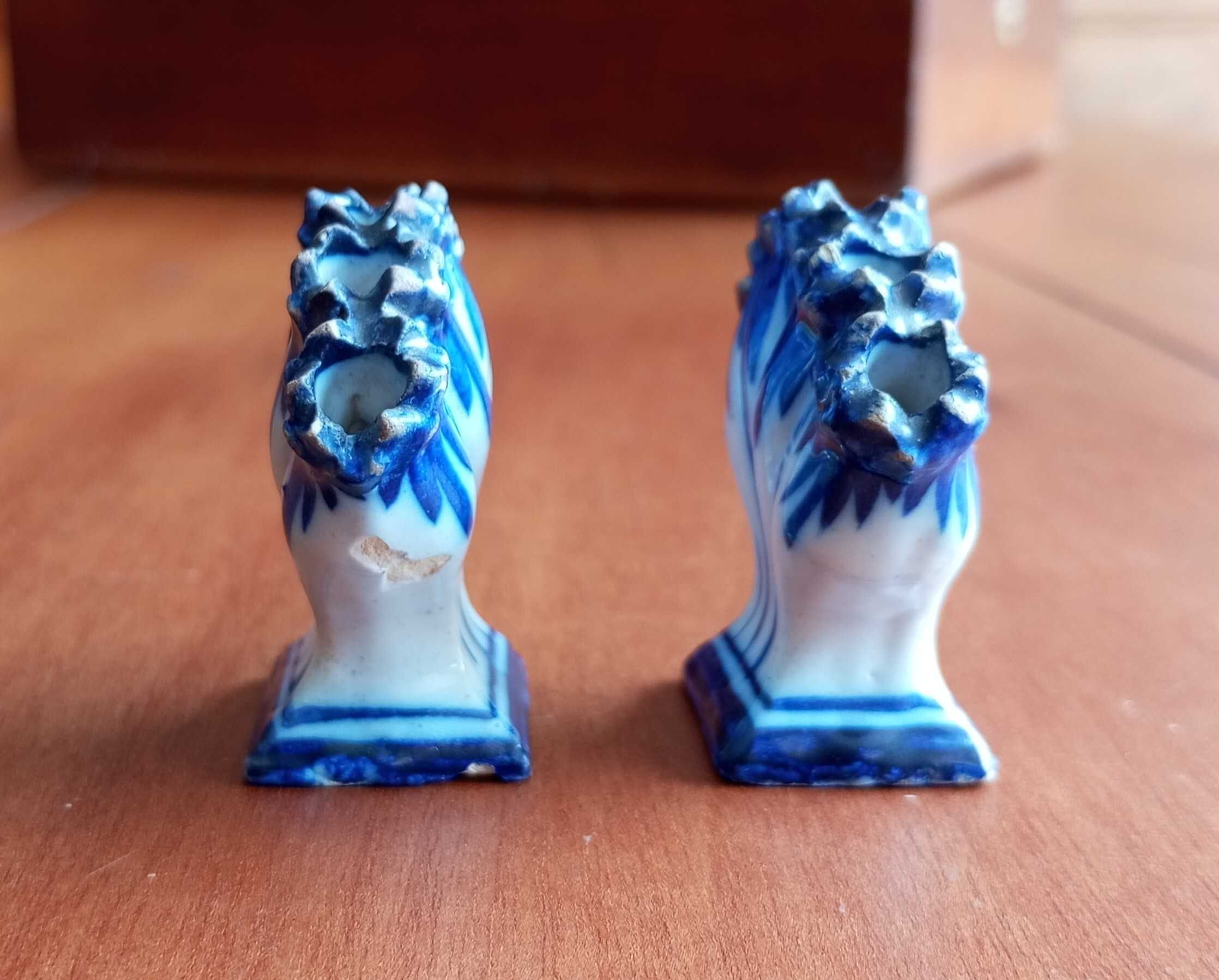 Antigo par de pequenas jarras cinco dedos em faiança séc. XIX
