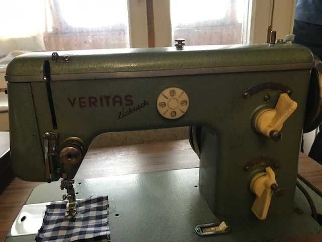 Швейная машина фирмы  "VERITAS"