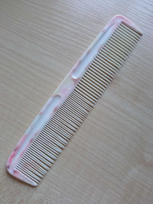 Grzebień do włosów plastikowy 4 x 19 cm