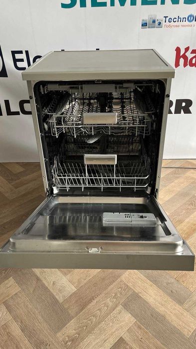 Посудомийна машина Samsung DW60R вживана з Європи, з гарантією