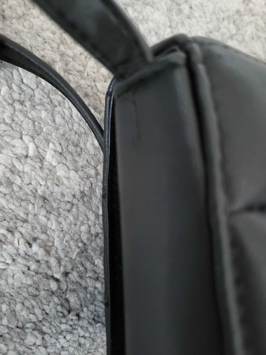 czarna pikowana torebka, HM