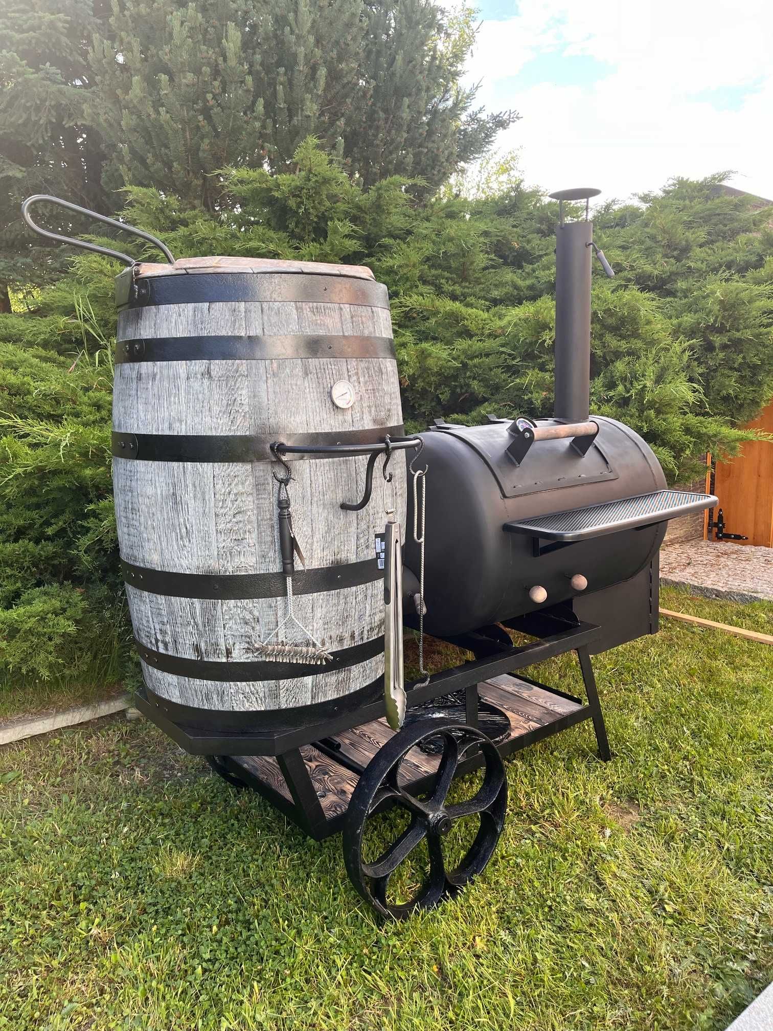 Grill - wędzarnia na drewno