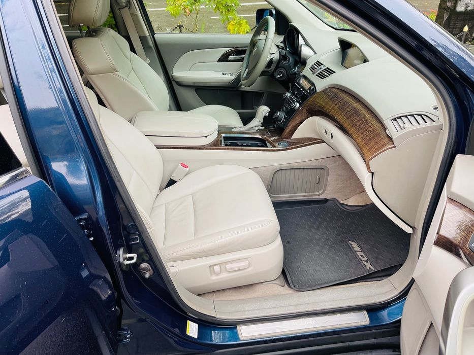 Acura MDX семь мест полная комплектация