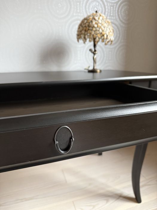 Stylowe biurko Leksvik IKEA lite drewno sosnowe