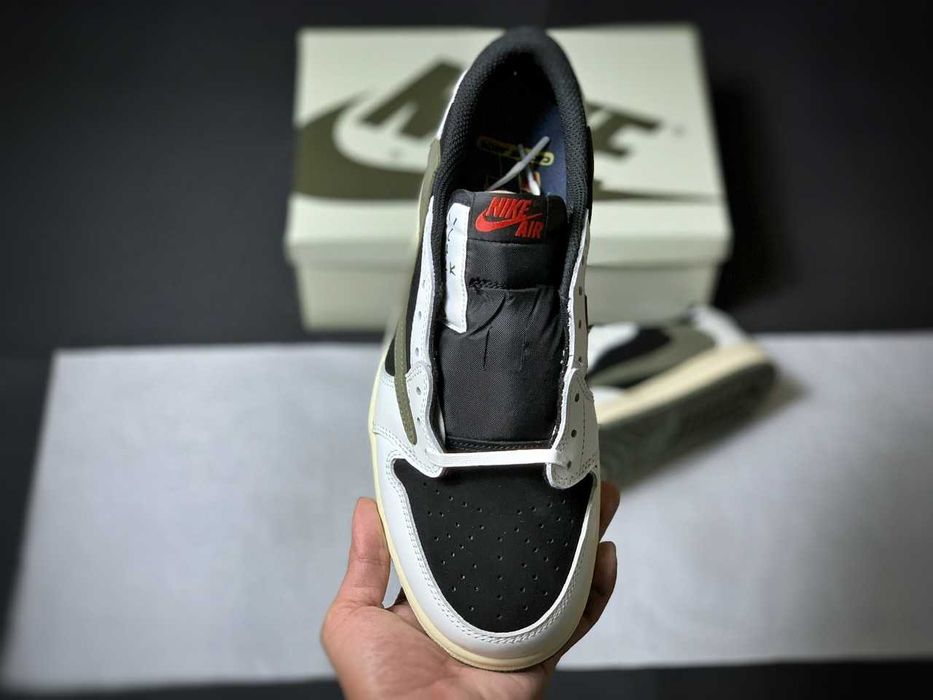 Jordan 1 low Travis Scott "Olive"