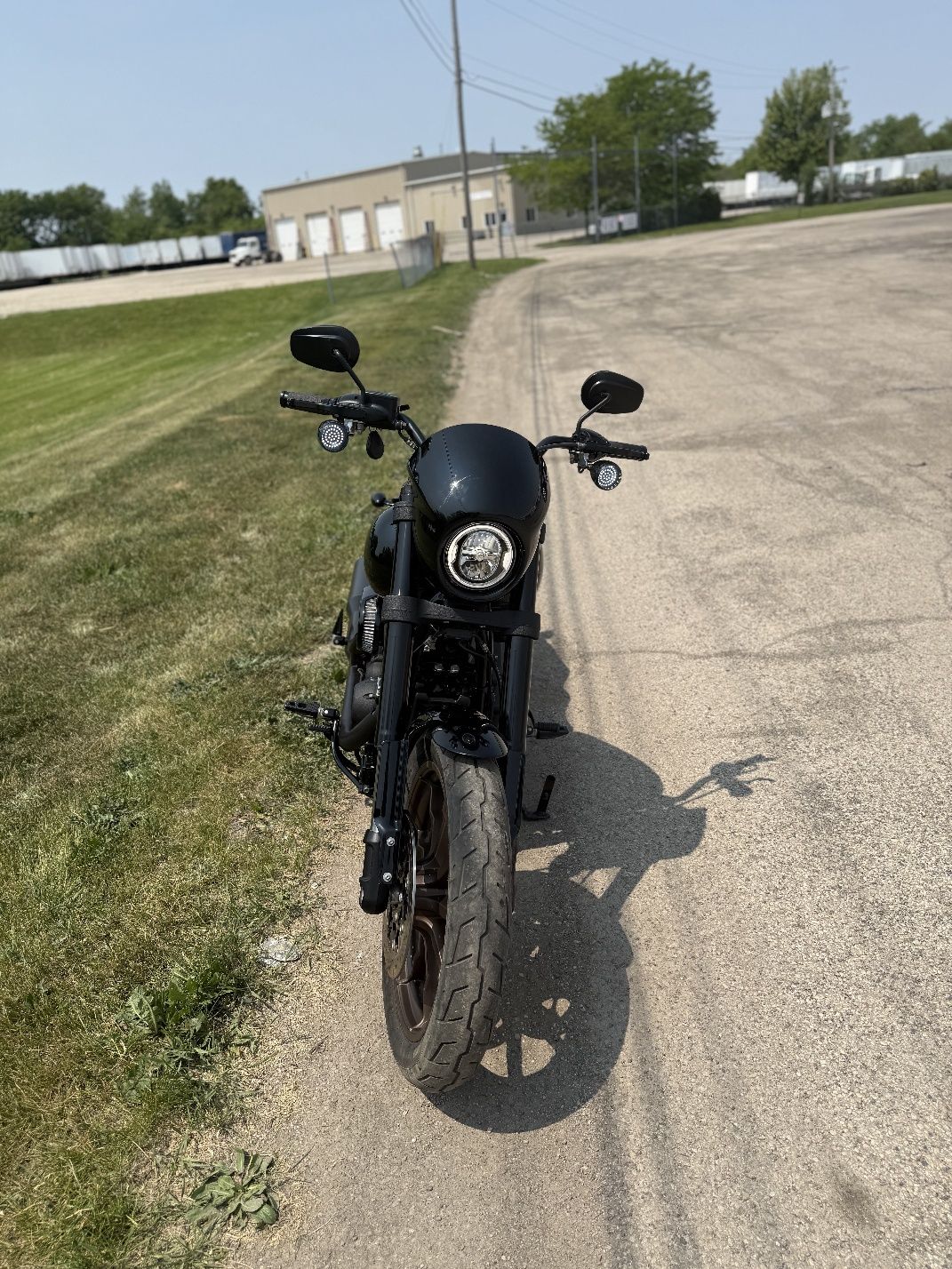 Harley Davidson. 
2020 рік 
3150 миль пробігу, тобто 5040 км. Без ДТП.