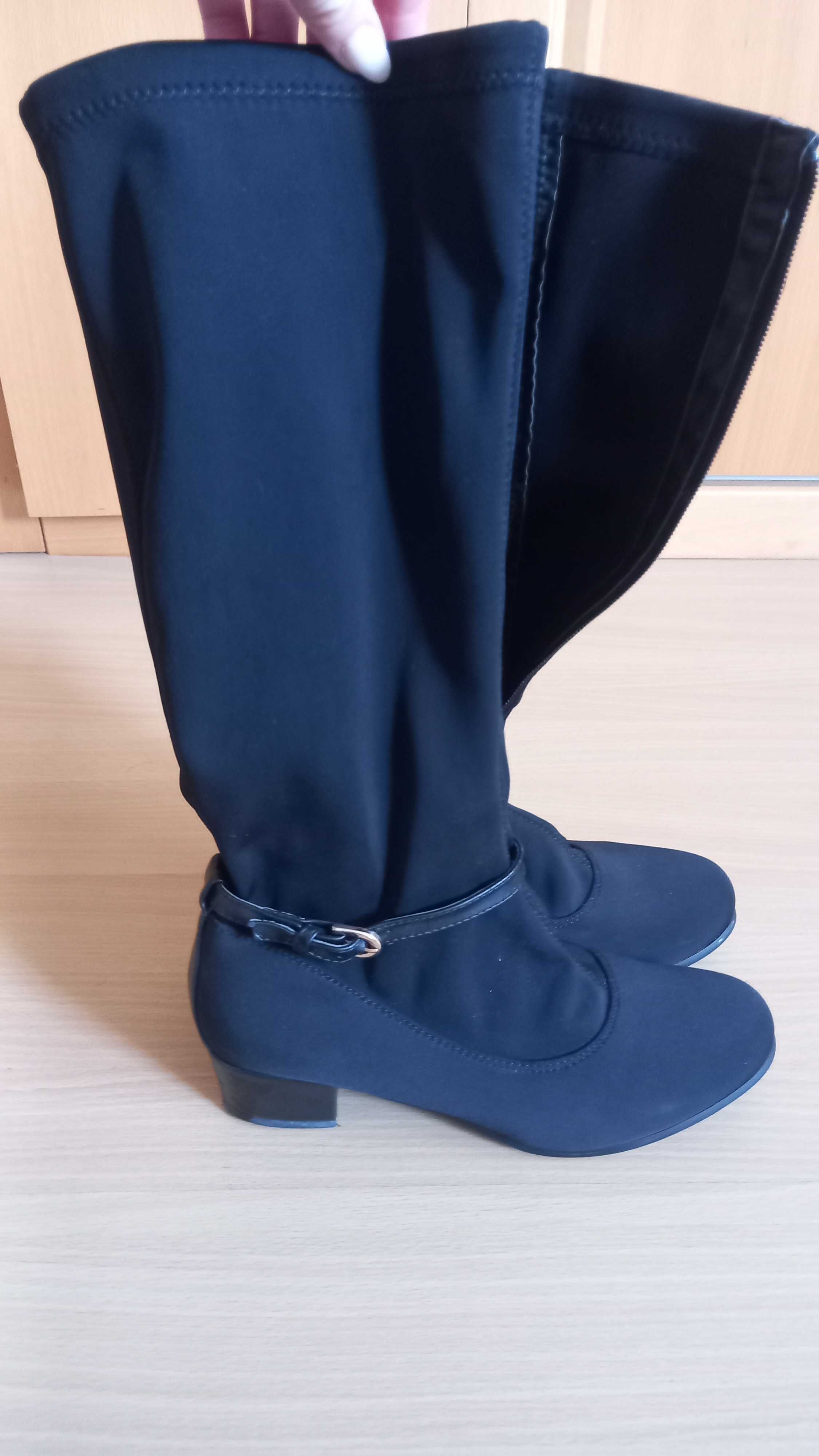Bota preta cano alto n. 40